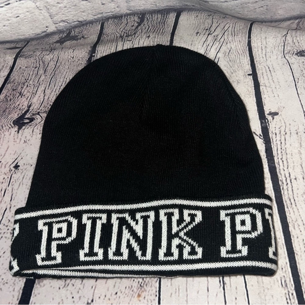 PINK Victoria's Secret‎ Logo Knit Beanie Black